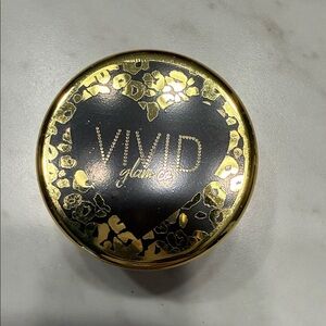 Vivid Glam Co. Gold & Black Compact